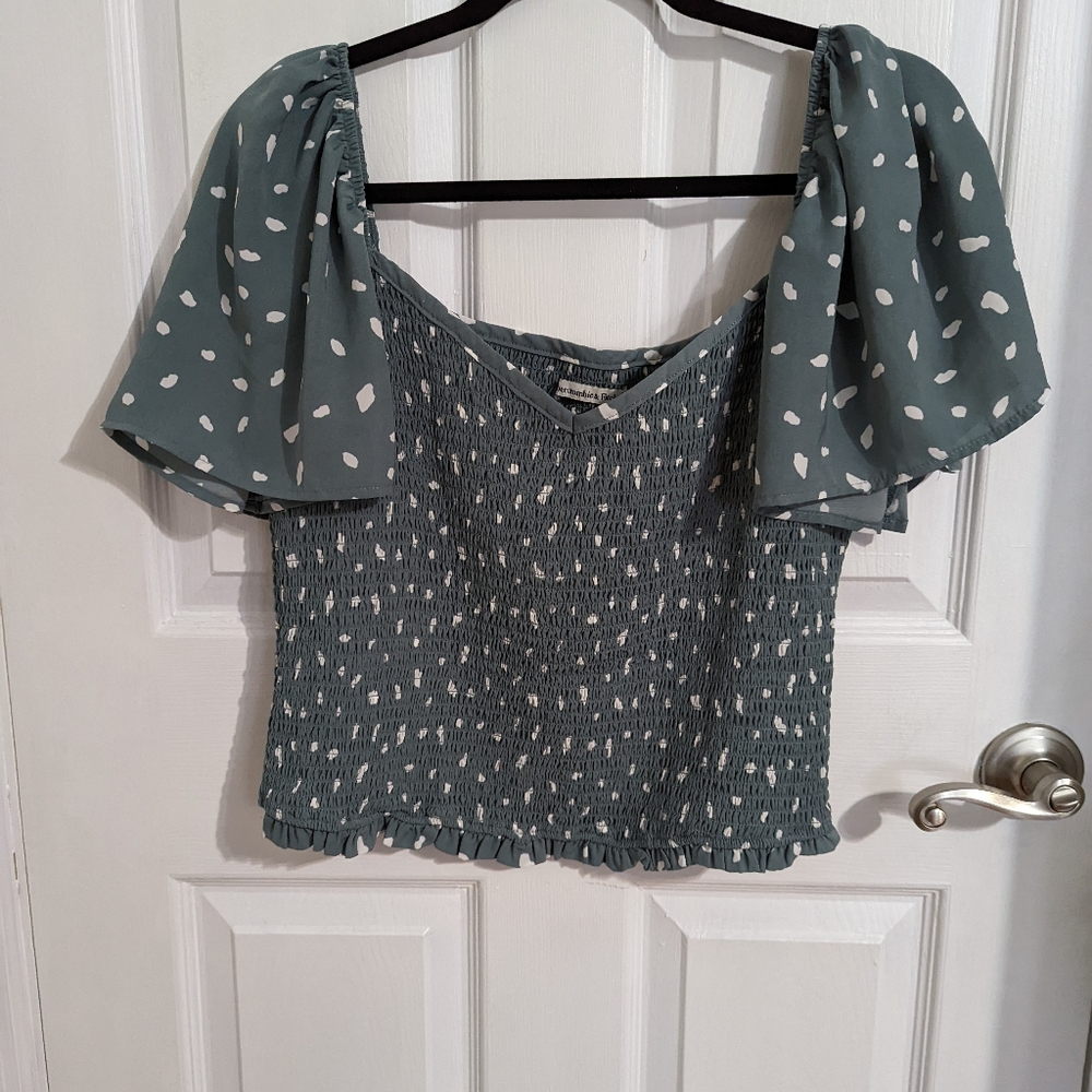 Blue gray polka dot tip